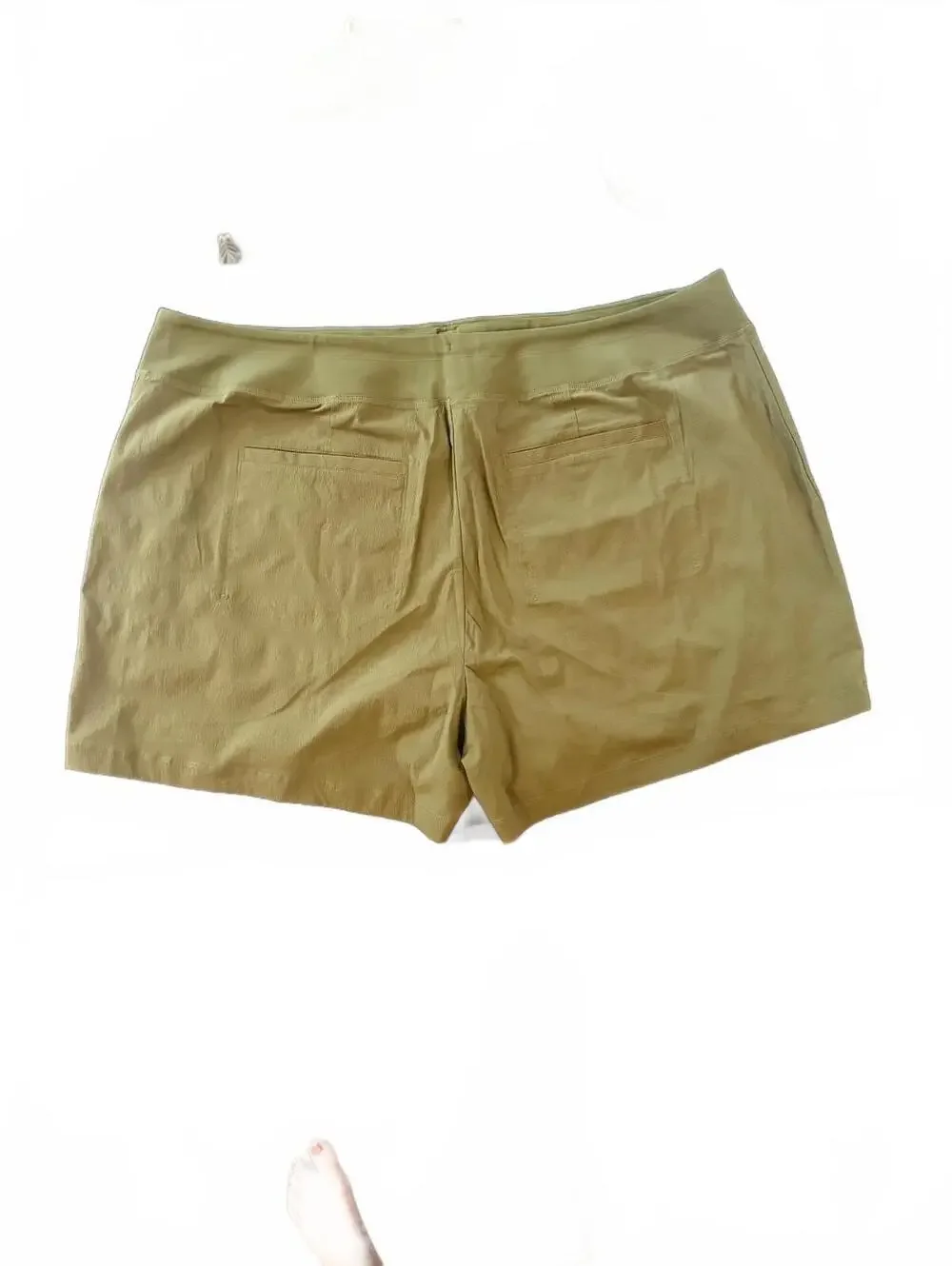 Athleta Trekkie North Shorts NWT! Women’s Size 22 Olive Green